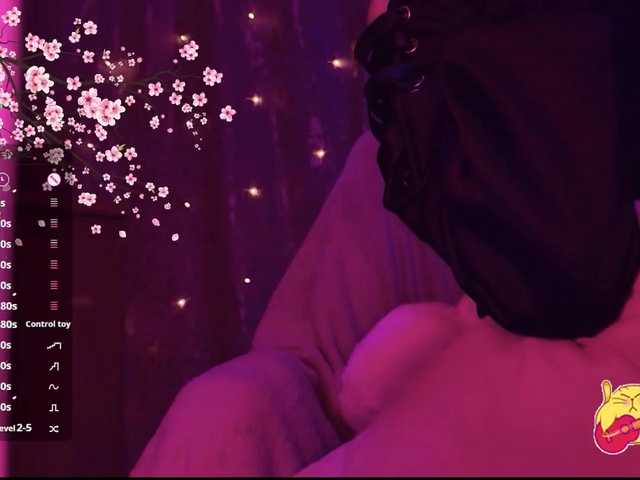 Karo1ina1 live cam on BongaCams