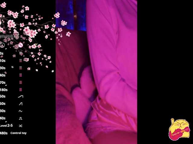 Karo1ina1 live cam on BongaCams