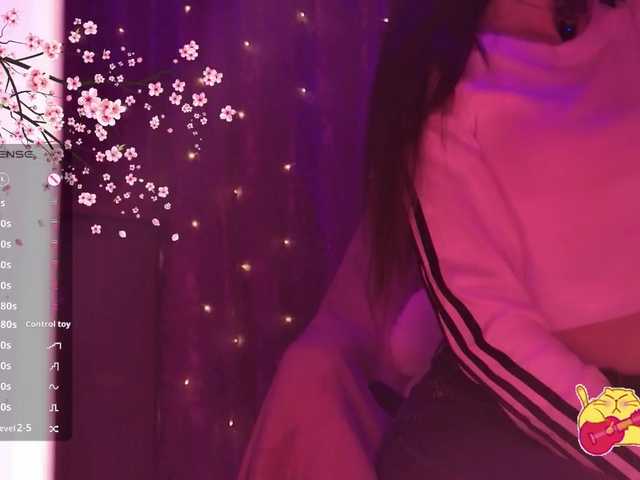 Karo1ina1 live cam on BongaCams