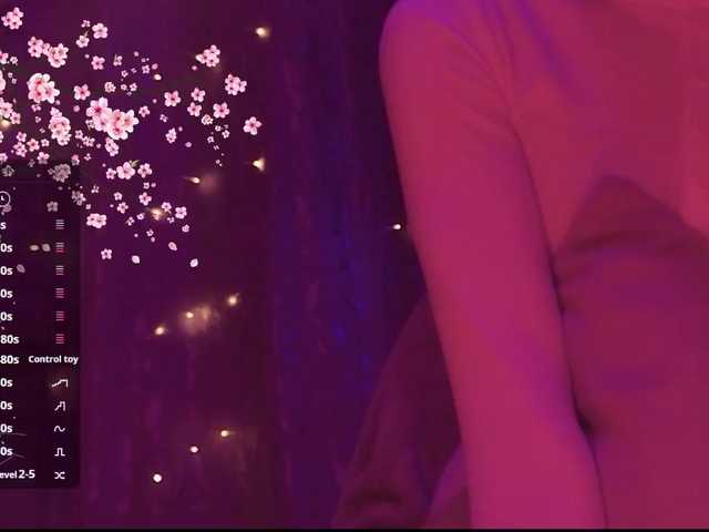 Karo1ina1 live cam on BongaCams