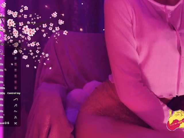 Karo1ina1 live cam on BongaCams