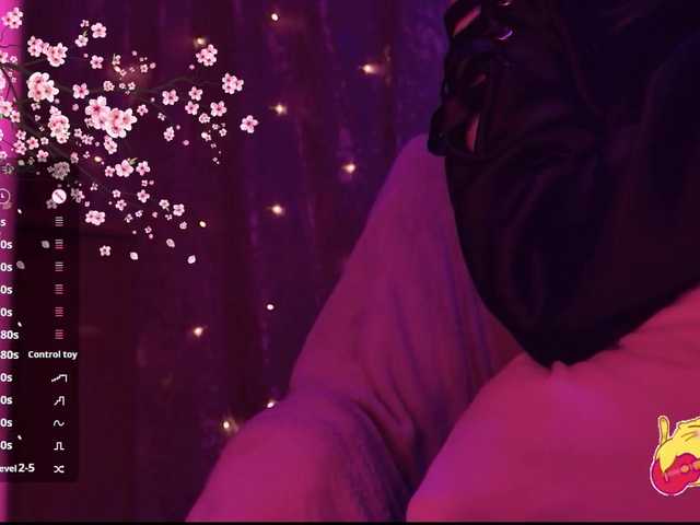 Karo1ina1 live cam on BongaCams