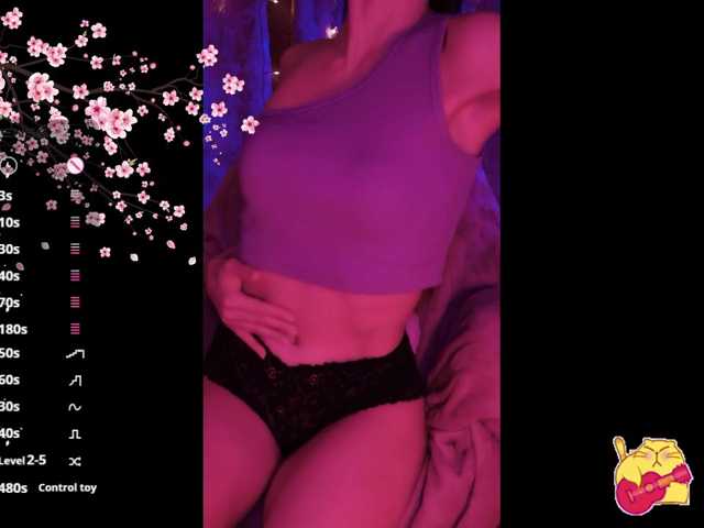 Karo1ina1 live cam on BongaCams