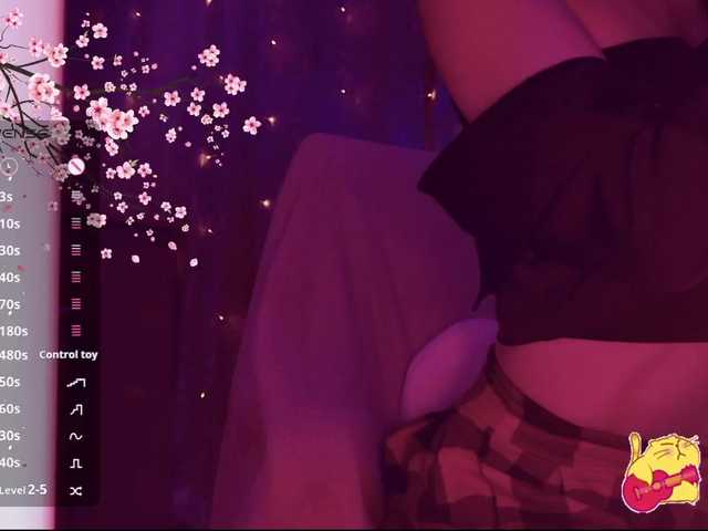 Karo1ina1 live cam on BongaCams
