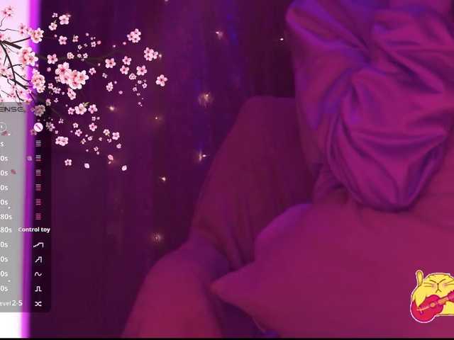 Karo1ina1 live cam on BongaCams