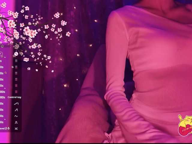 Karo1ina1 live cam on BongaCams