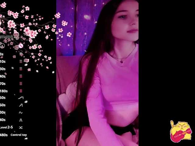 Karo1ina1 live cam on BongaCams