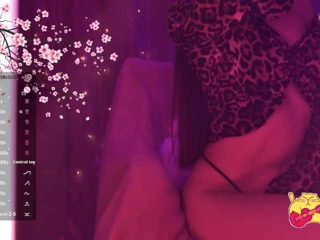 Karo1ina1 live cam on BongaCams
