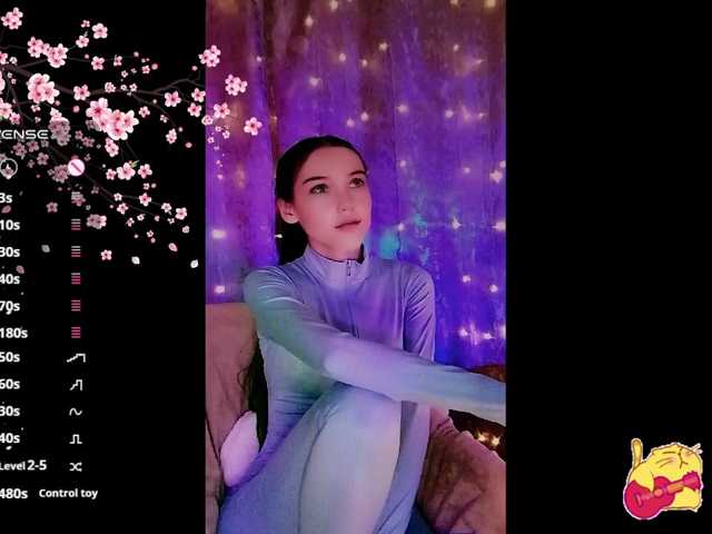 Karo1ina1 live cam on BongaCams