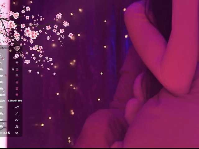Karo1ina1 live cam on BongaCams
