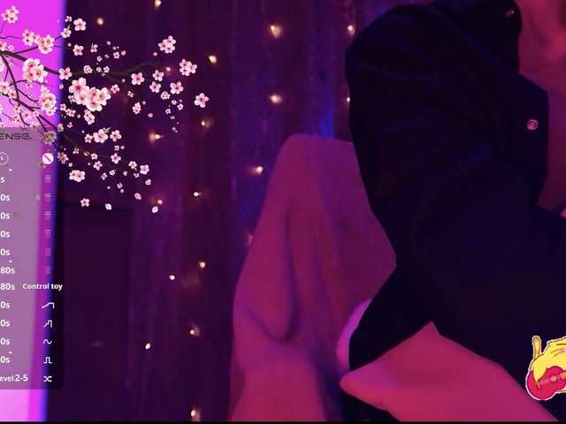 Karo1ina1 live cam on BongaCams