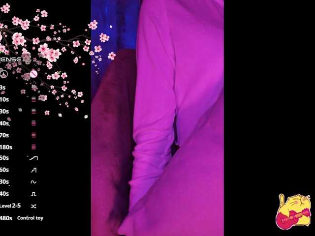 Karo1ina1 live cam on BongaCams