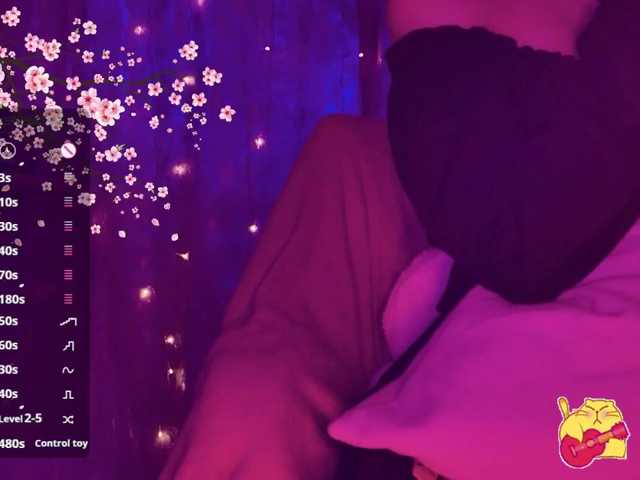 Karo1ina1 live cam on BongaCams
