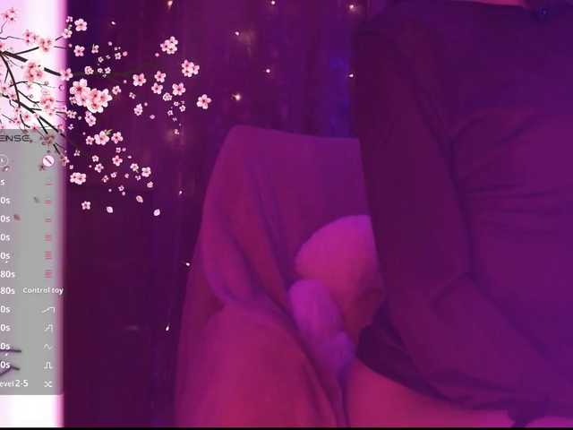 Karo1ina1 live cam on BongaCams