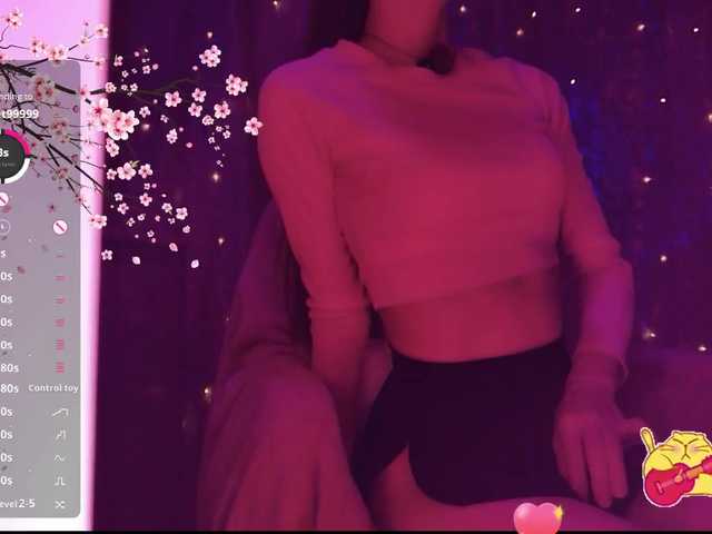 Karo1ina1 live cam on BongaCams