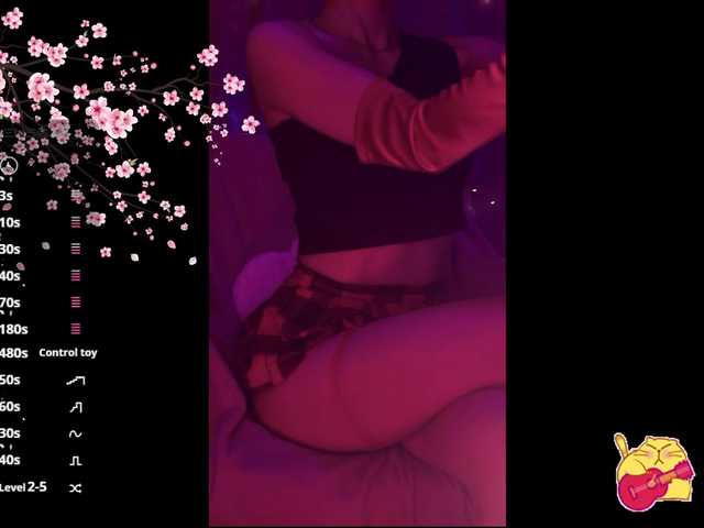 Karo1ina1 live cam on BongaCams