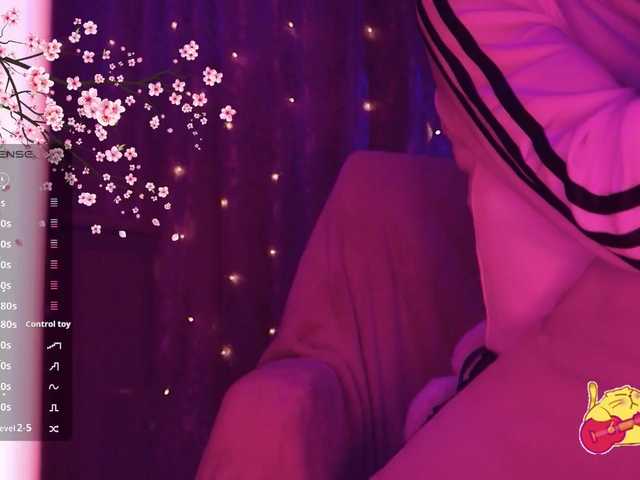 Karo1ina1 live cam on BongaCams
