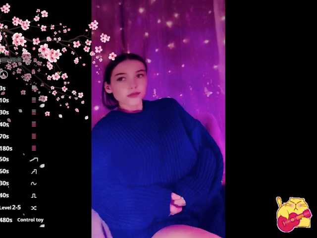 Karo1ina1 live cam on BongaCams