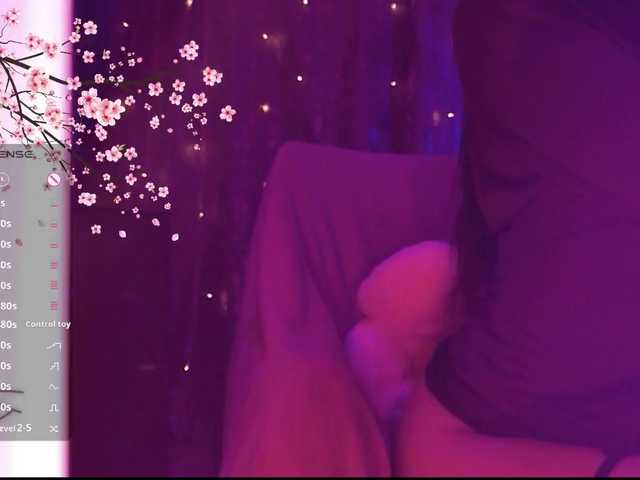 Karo1ina1 live cam on BongaCams