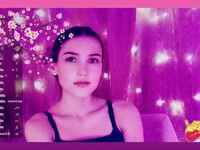 Karo1ina1 live cam on BongaCams