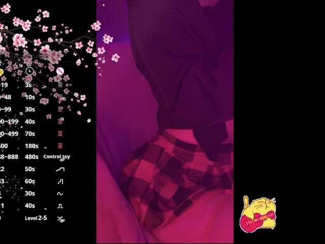 Karo1ina1 live cam on BongaCams
