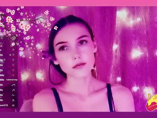 Karo1ina1 live cam on BongaCams