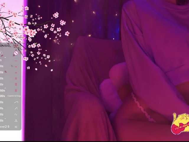 Karo1ina1 live cam on BongaCams