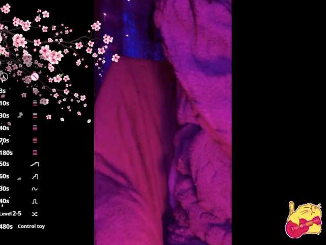 Karo1ina1 live cam on BongaCams