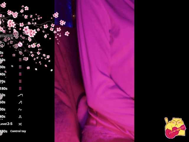 Karo1ina1 live cam on BongaCams