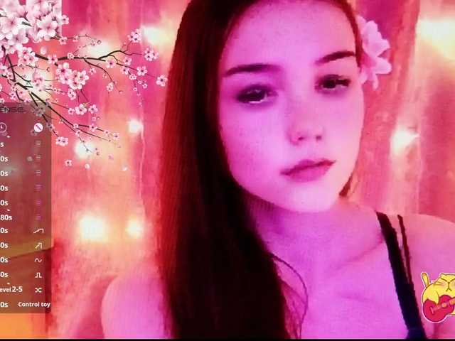 Karo1ina1 live cam on BongaCams