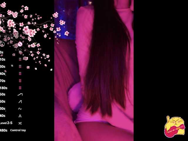 Karo1ina1 live cam on BongaCams