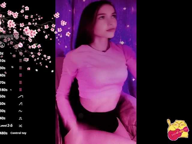 Karo1ina1, en vivo ahora en BongaCams