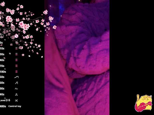 Karo1ina1 live cam on BongaCams