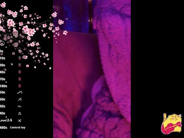 Karo1ina1 live cam on BongaCams