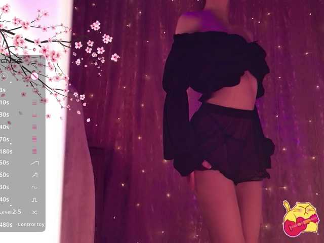 Karo1ina1 live cam on BongaCams