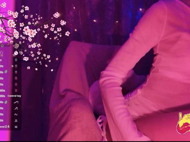 Karo1ina1 live cam on BongaCams