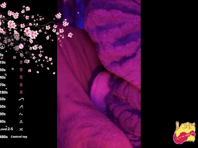 Karo1ina1 live cam on BongaCams