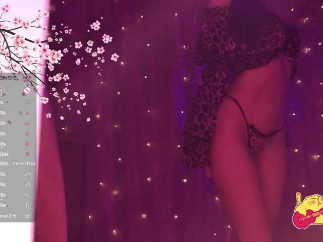 Karo1ina1 live cam on BongaCams