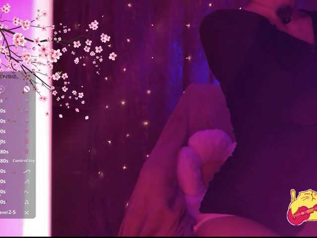Karo1ina1 live cam on BongaCams
