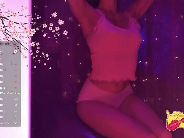 Karo1ina1 live cam on BongaCams