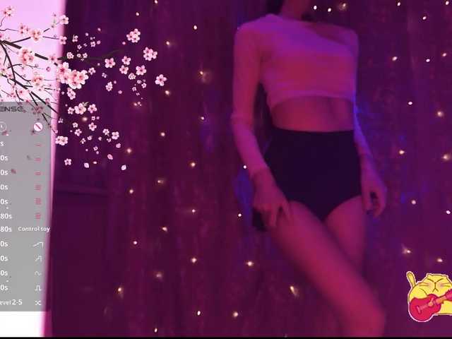 Karo1ina1 live cam on BongaCams