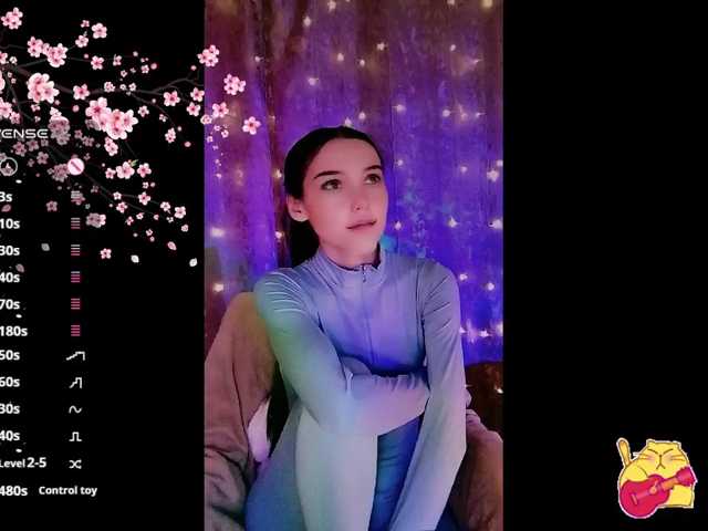 Karo1ina1 live cam on BongaCams