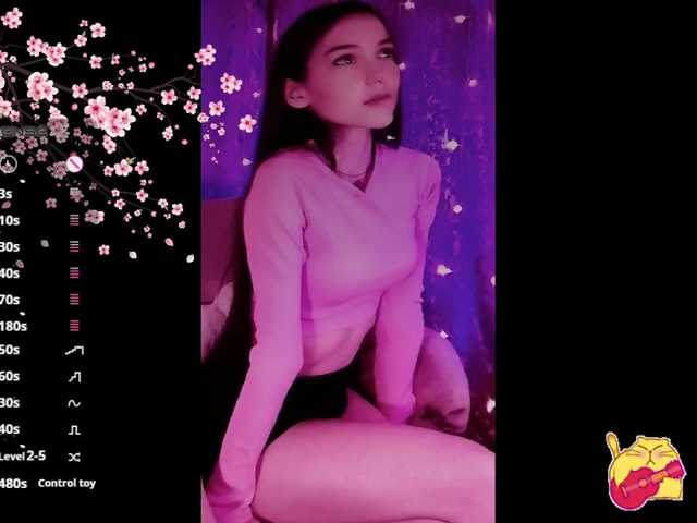 Karo1ina1 live cam on BongaCams