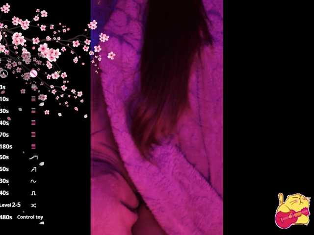 Karo1ina1 live cam on BongaCams