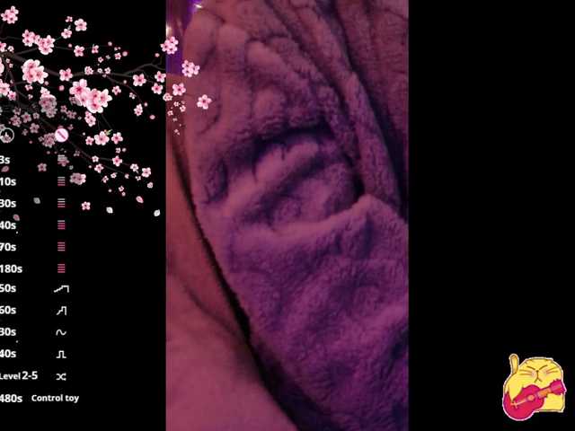 Karo1ina1 live cam on BongaCams
