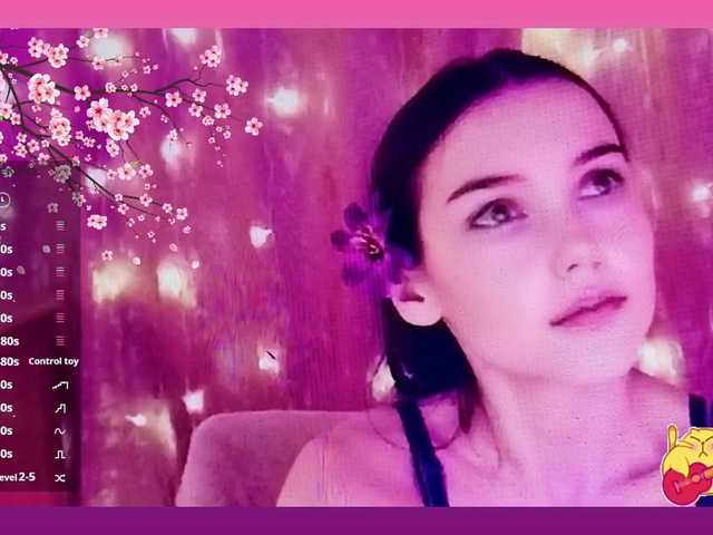 Karo1ina1 live cam on BongaCams