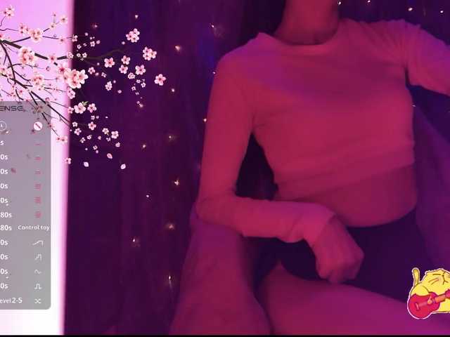 Karo1ina1 live cam on BongaCams