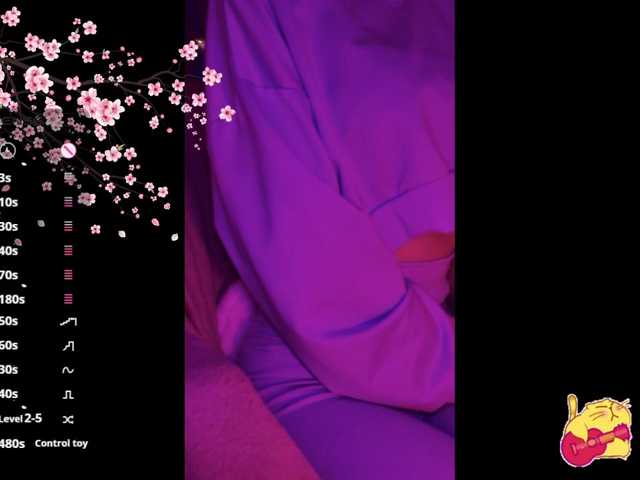 Karo1ina1 live cam on BongaCams