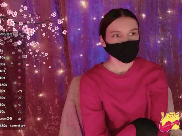 Karo1ina1 live cam on BongaCams