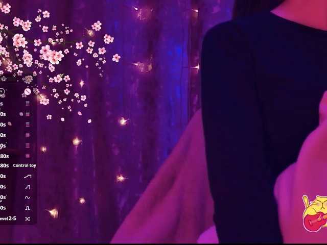 Karo1ina1 live cam on BongaCams
